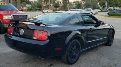 2007 Ford Mustang V6 Deluxe 23 990€