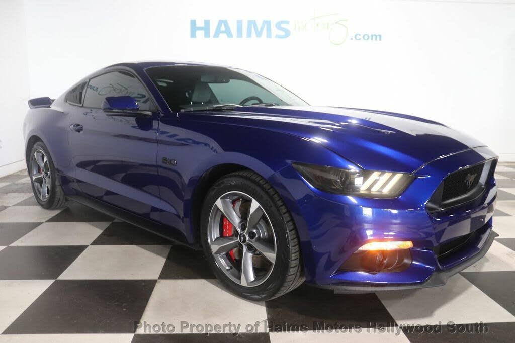Ford Mustang GT Coupe RWD – 263 €