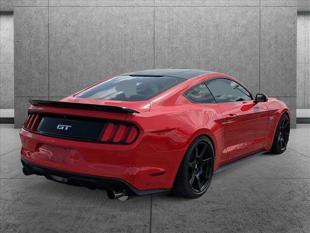 8 Ford Mustang GT Coupe – 416 €