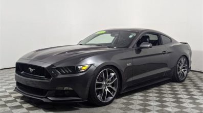 Ford Mustang GT Coupe – 374 €