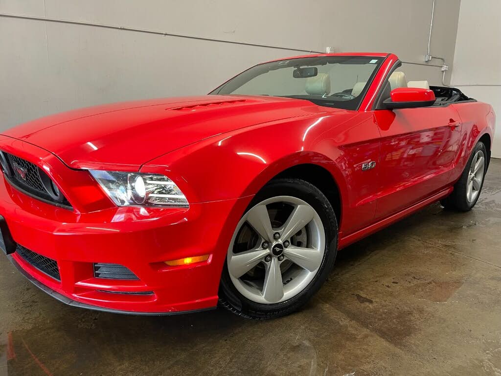 Ford Mustang GT Convertible RWD