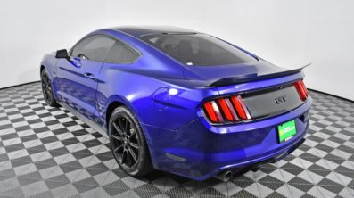 Ford Mustang GT Coupe 423 €