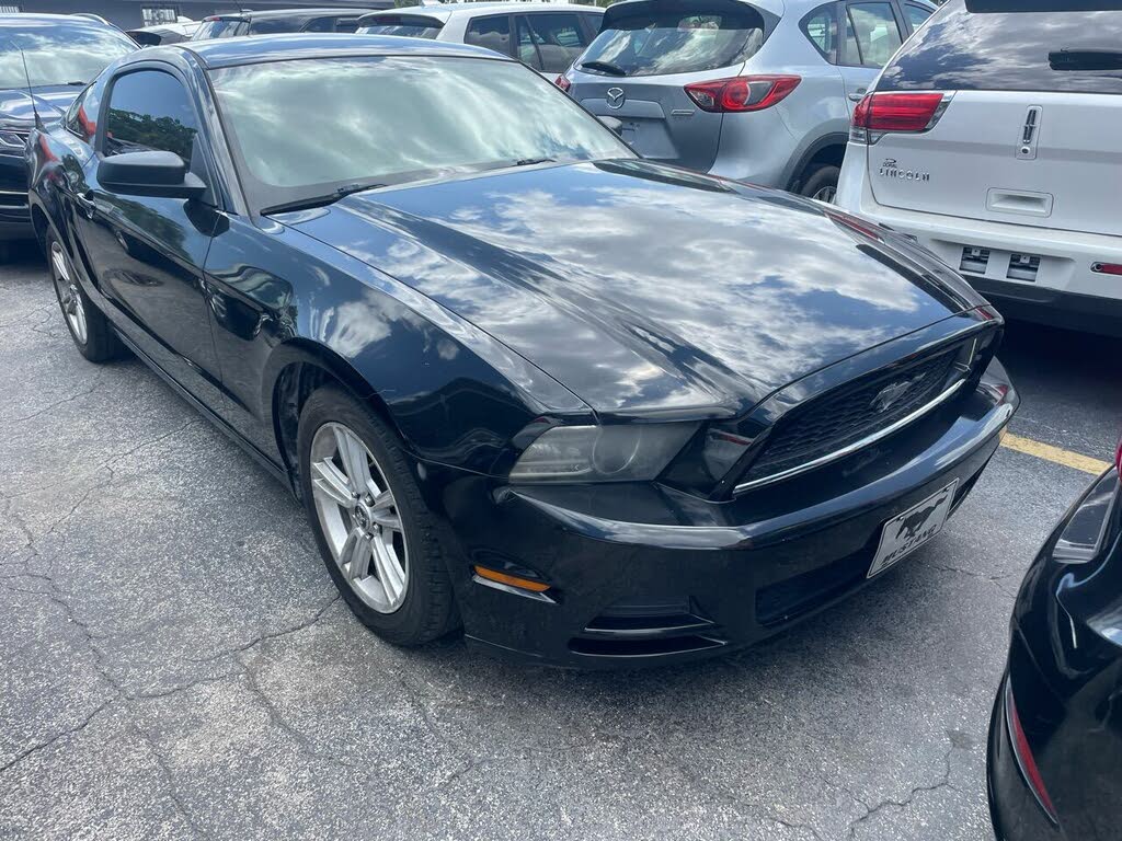 12 Mustang à 18 900 €